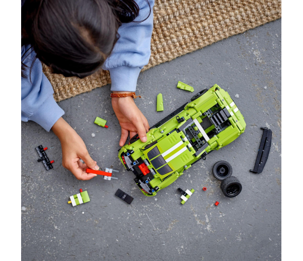 LEGO Technic 42138 Ford Mustang Shelby GT500 - 1032198 - zdjęcie 4